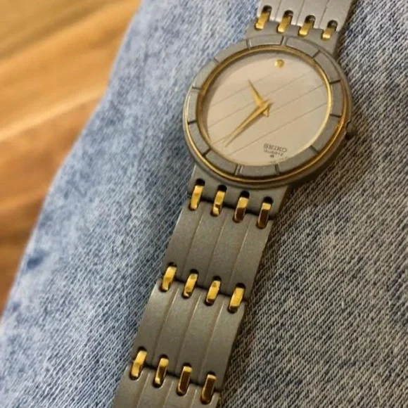 LIKE NEW! Men's Seiko Quartz Silver Matt Finish/Two Tone Gold/Stainless Watch - Picture 2 of 11